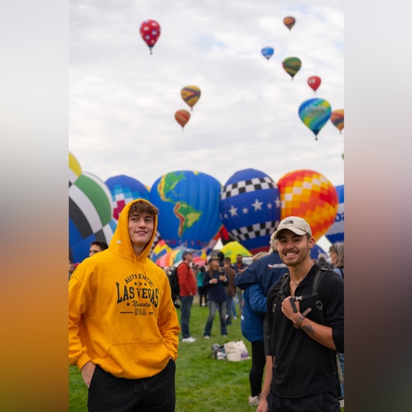 Meet your Posher, Travis - Picture 2 of 3